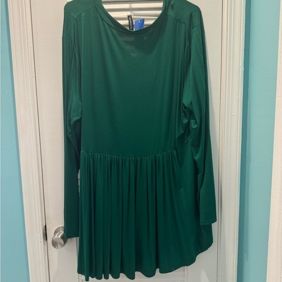 NWT Women’s Top - Picture 5 of 5